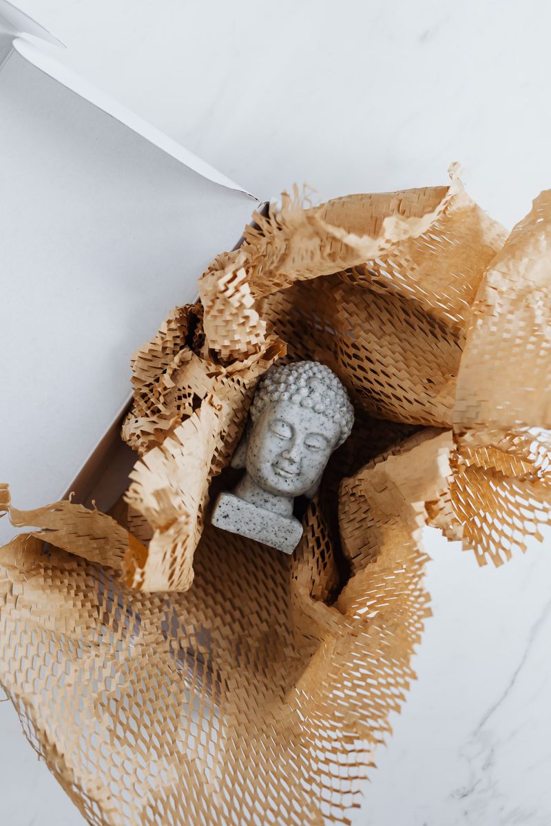 Fragile item protected in honeycomb kraft paper